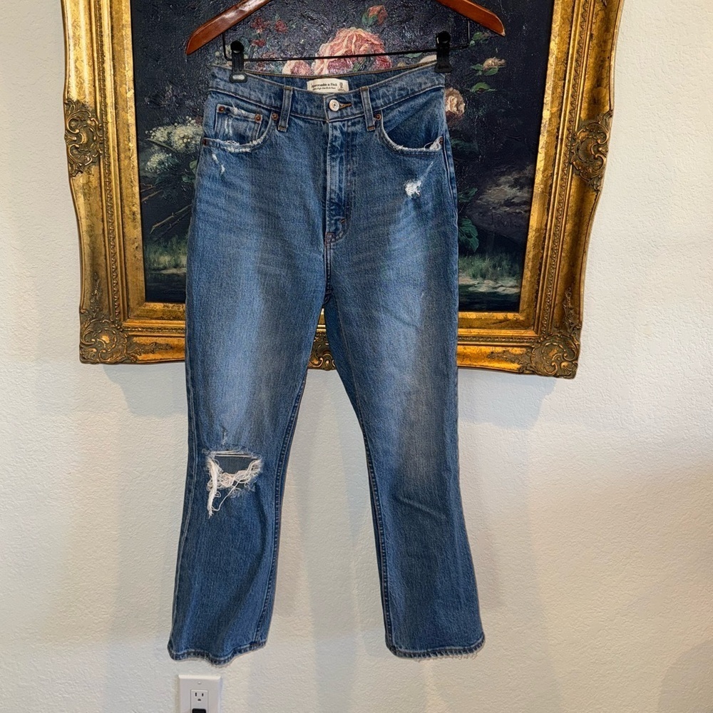 A&F Ultra High Rise Kick Flare Dark Wash Distressed Summer Jeans Size 25